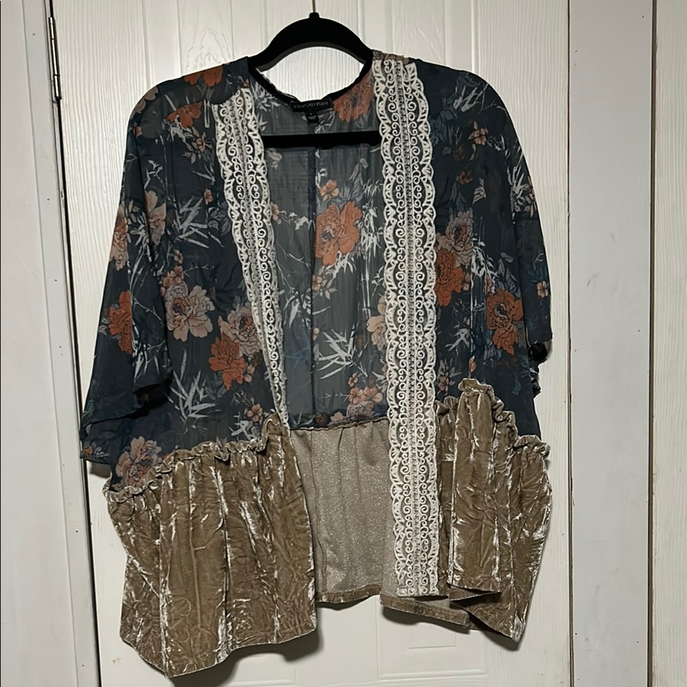 Floral Kimono with Lace Trim